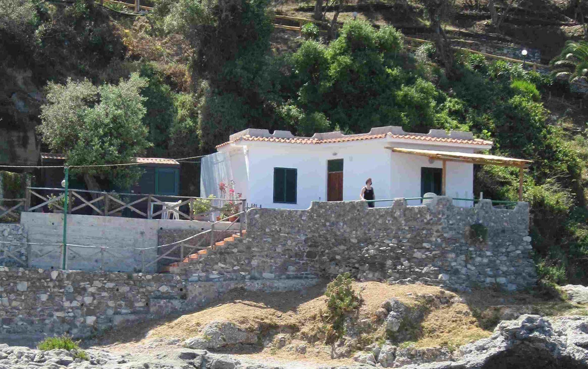 Riva Smeralda Camping Lodge Milazzo Luaran gambar